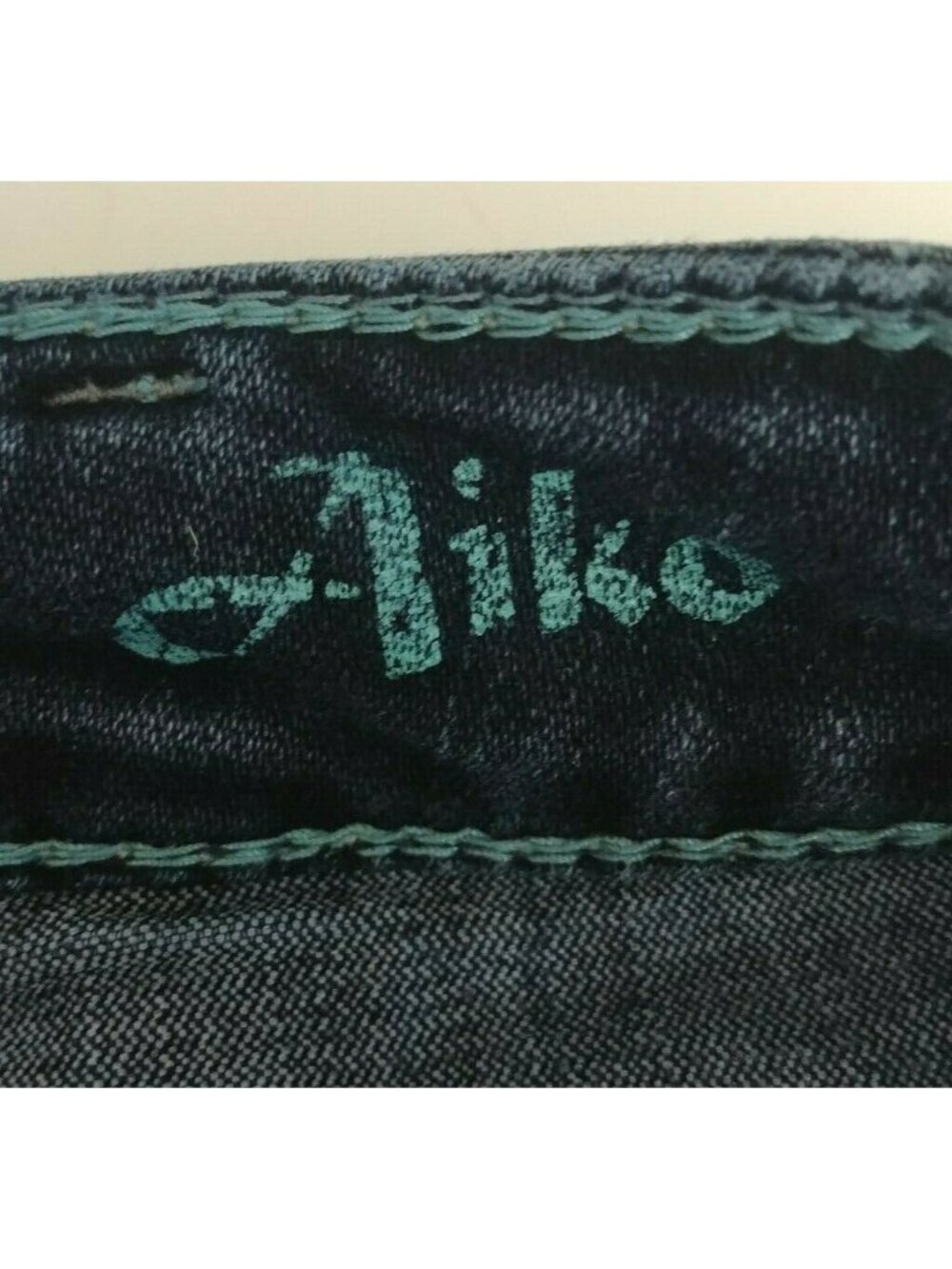 Silver Aiko Embroidered Distressed Whiskered Dark Wash Jeans Size 31/31 - Picture 9 of 10